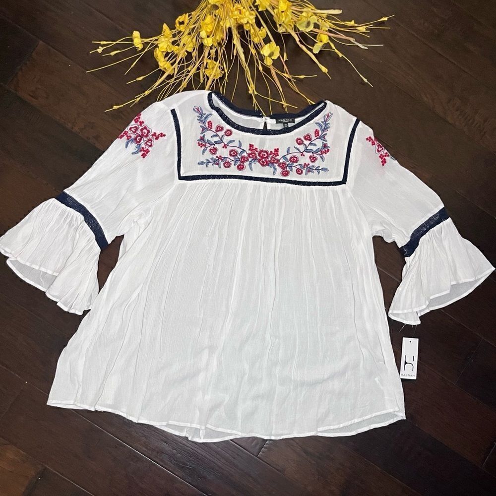 Hannah embroidered 3/4 bell sleeved blouse sz 1X